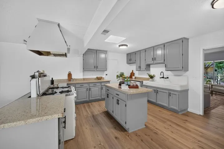 333 Madrone Street, Redwood City, California 94061