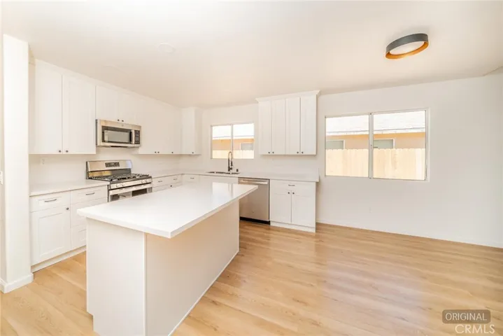 13555 Winewood, Victorville, California 92392