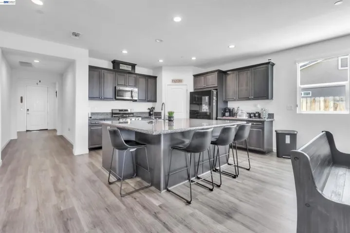1893 Summit Dr, Los Banos, California 93635
