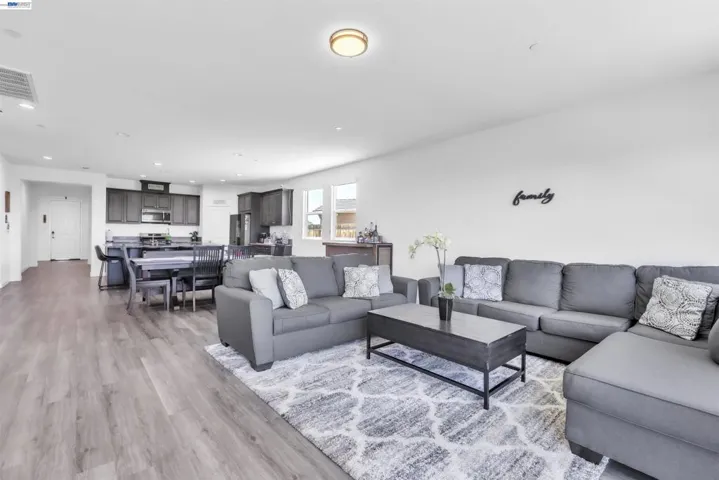 1893 Summit Dr, Los Banos, California 93635