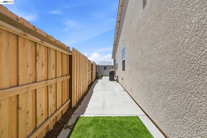 2249 Enchantment, Manteca, California 95337