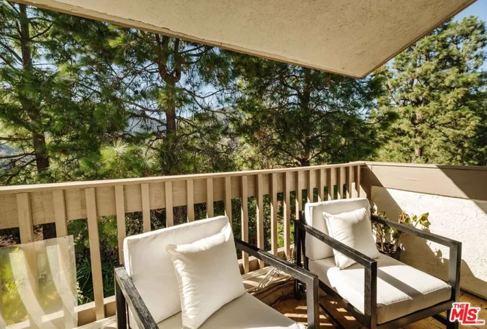 17158 Palisades Circle, Pacific Palisades, California 90272