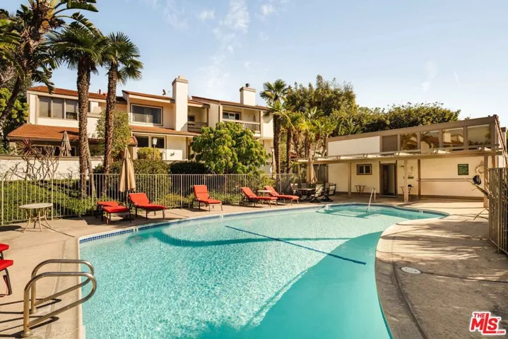 17158 Palisades Circle, Pacific Palisades, California 90272