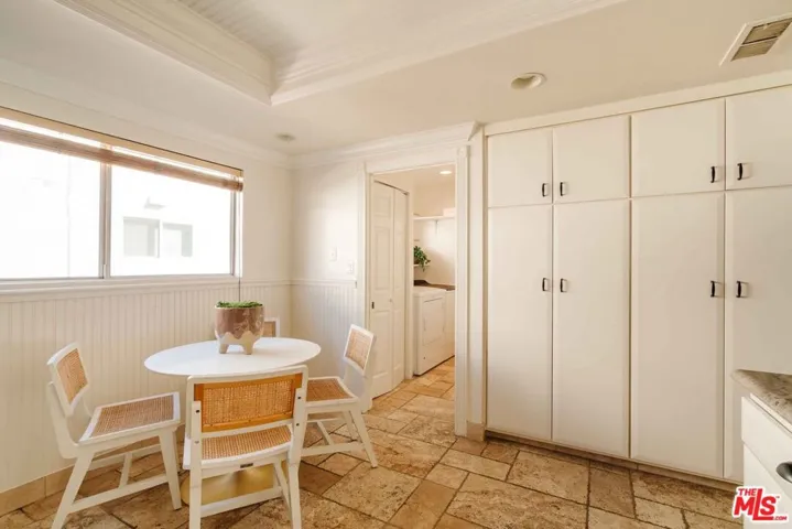 17158 Palisades Circle, Pacific Palisades, California 90272
