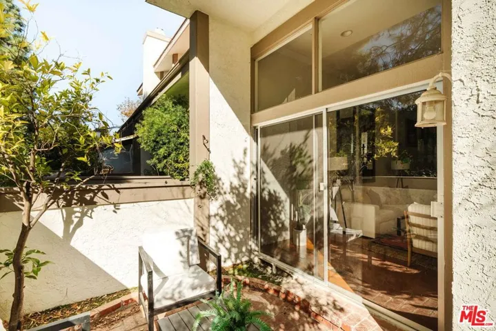 17158 Palisades Circle, Pacific Palisades, California 90272