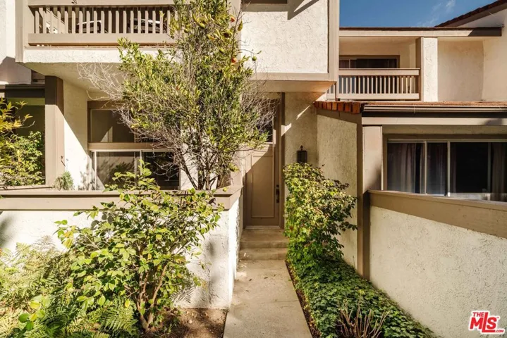 17158 Palisades Circle, Pacific Palisades, California 90272
