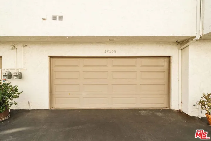 17158 Palisades Circle, Pacific Palisades, California 90272