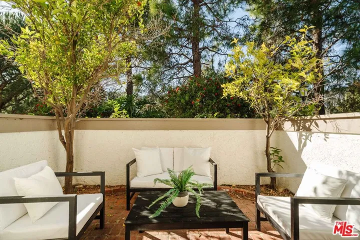17158 Palisades Circle, Pacific Palisades, California 90272
