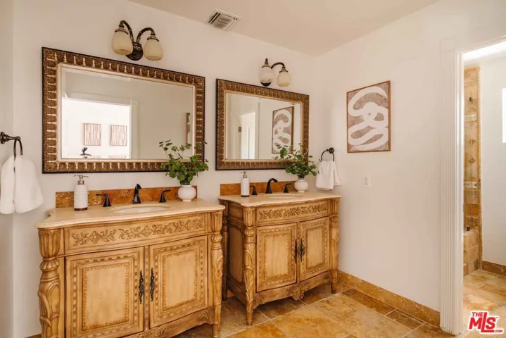 17158 Palisades Circle, Pacific Palisades, California 90272