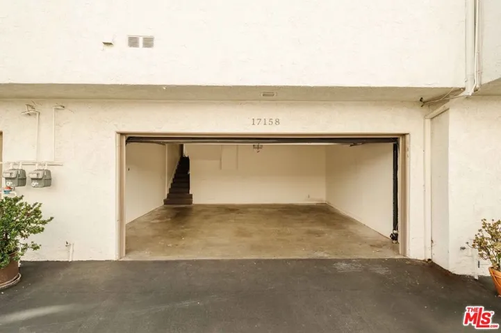 17158 Palisades Circle, Pacific Palisades, California 90272