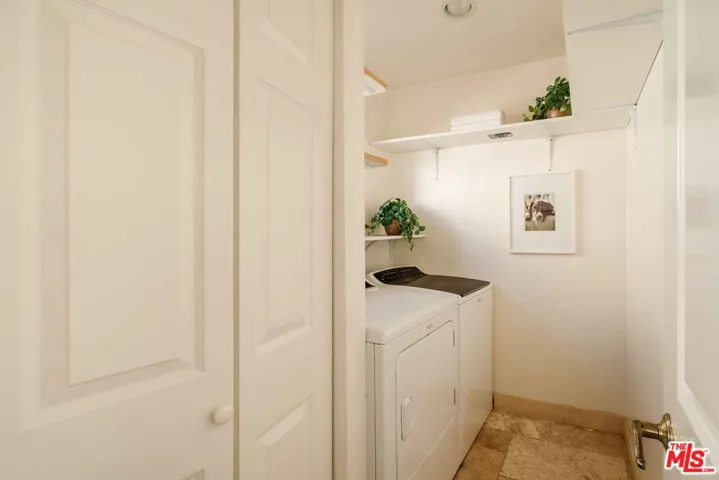 17158 Palisades Circle, Pacific Palisades, California 90272