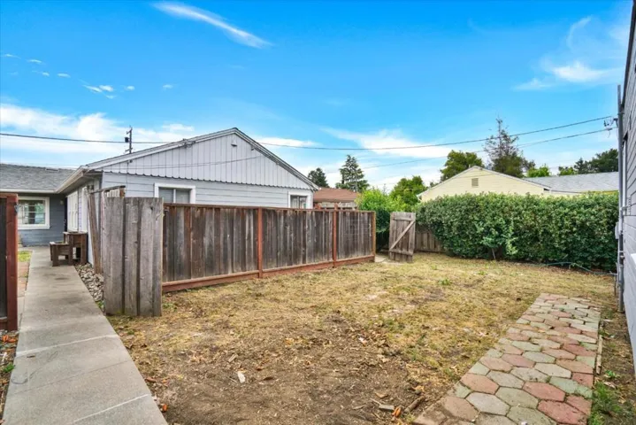 20583 Cambridge Avenue, Hayward, California 94541