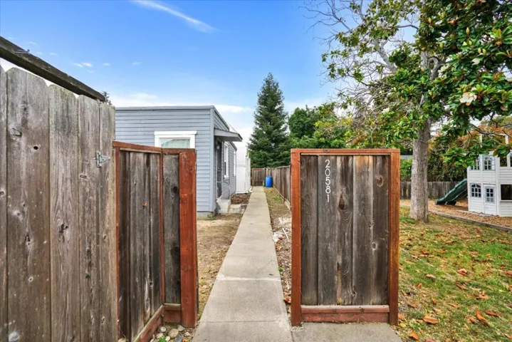 20583 Cambridge Avenue, Hayward, California 94541