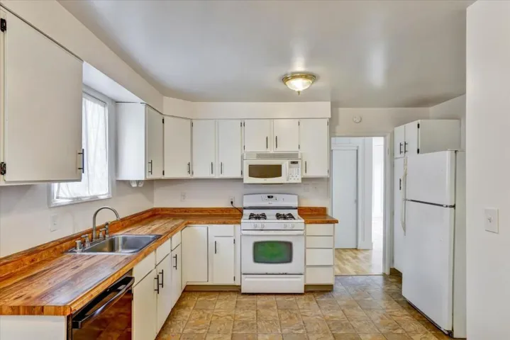 20583 Cambridge Avenue, Hayward, California 94541