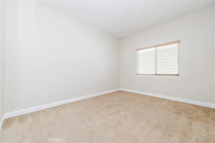 Spacious 4th bedroom with closet