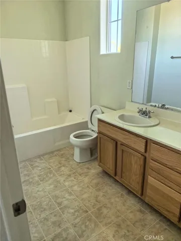 6633 Meadowlark, Winton, California 95388