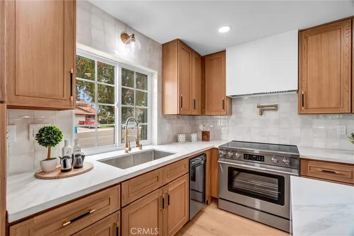 3931 Wisteria Street, Seal Beach, California 90740