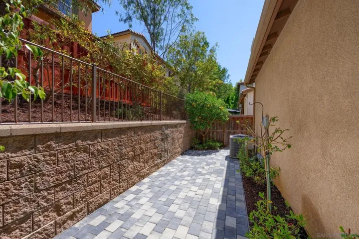 3598 Summit Trail, Carlsbad, California 92010