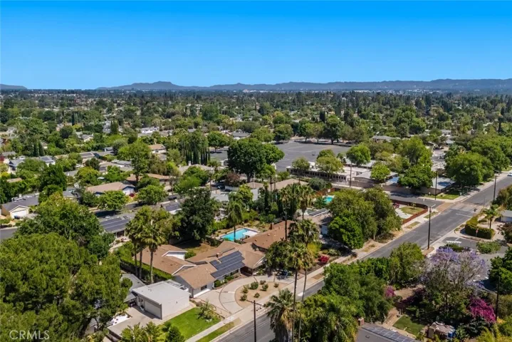 10228 Encino Avenue, Northridge, California 91325
