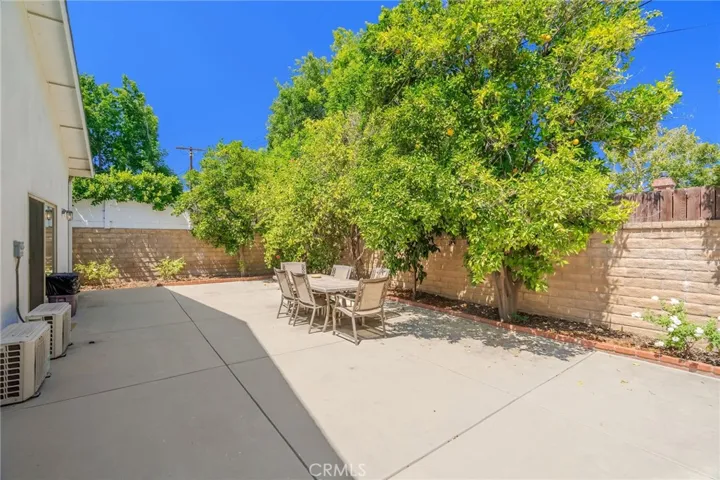 10228 Encino Avenue, Northridge, California 91325