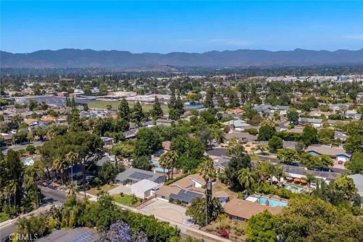 10228 Encino Avenue, Northridge, California 91325
