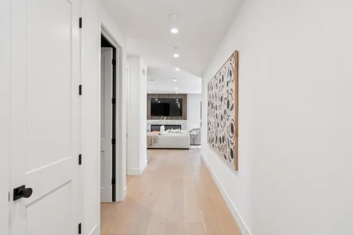 401 Grand Street, Redwood City, California 94062