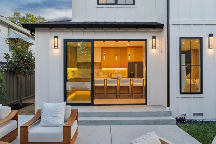 401 Grand Street, Redwood City, California 94062
