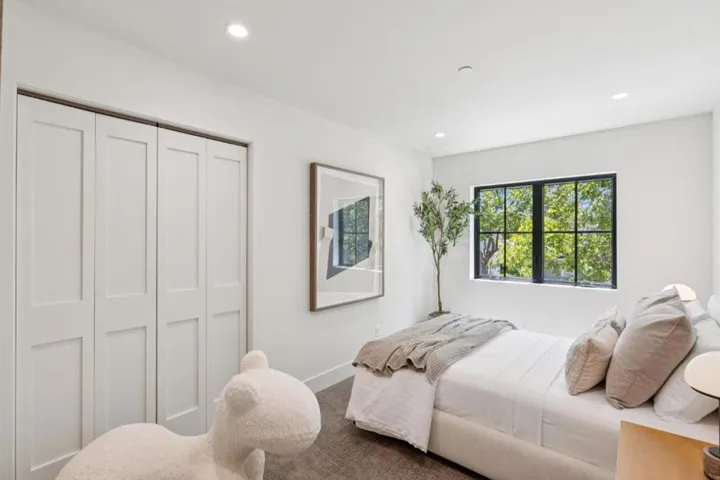 401 Grand Street, Redwood City, California 94062