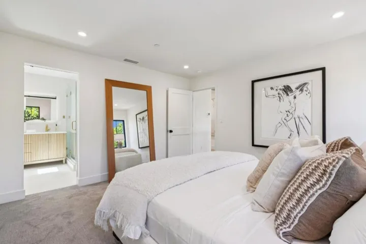 401 Grand Street, Redwood City, California 94062