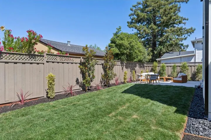 401 Grand Street, Redwood City, California 94062