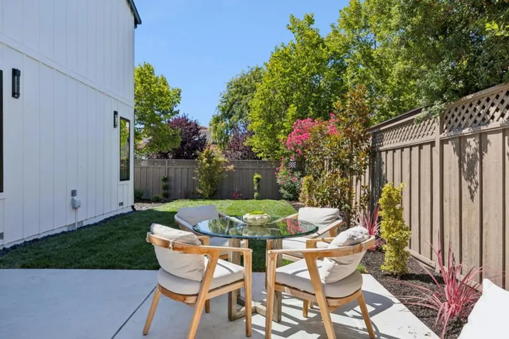 401 Grand Street, Redwood City, California 94062