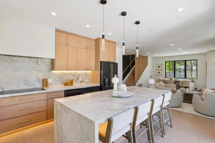 401 Grand Street, Redwood City, California 94062