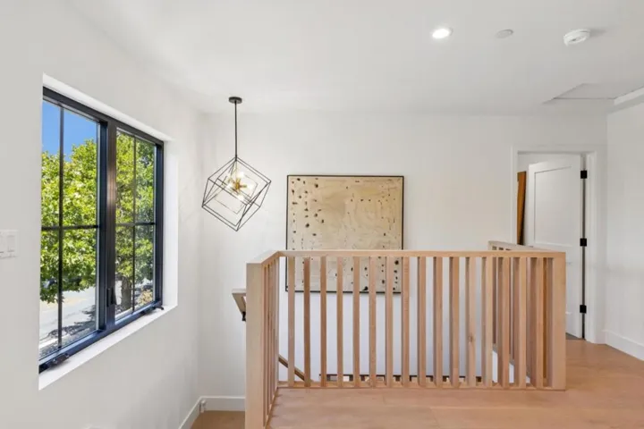 401 Grand Street, Redwood City, California 94062