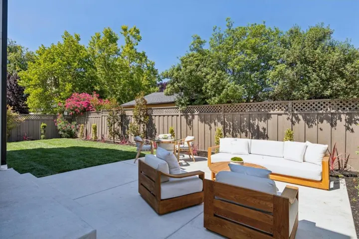 401 Grand Street, Redwood City, California 94062