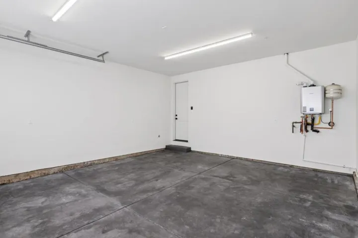 401 Grand Street, Redwood City, California 94062
