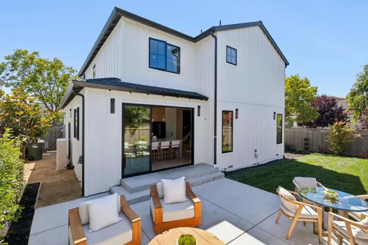 401 Grand Street, Redwood City, California 94062