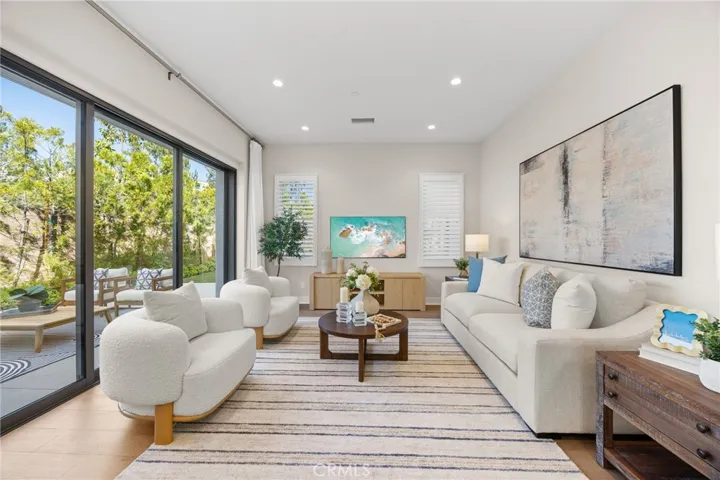 149 Winnett, Irvine, California 92602