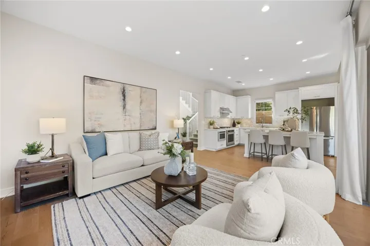 149 Winnett, Irvine, California 92602