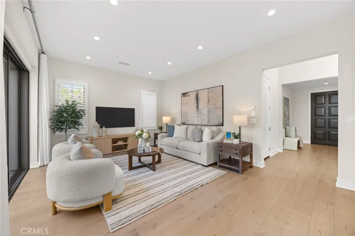 149 Winnett, Irvine, California 92602