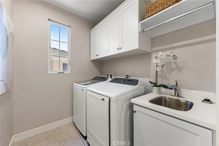 149 Winnett, Irvine, California 92602