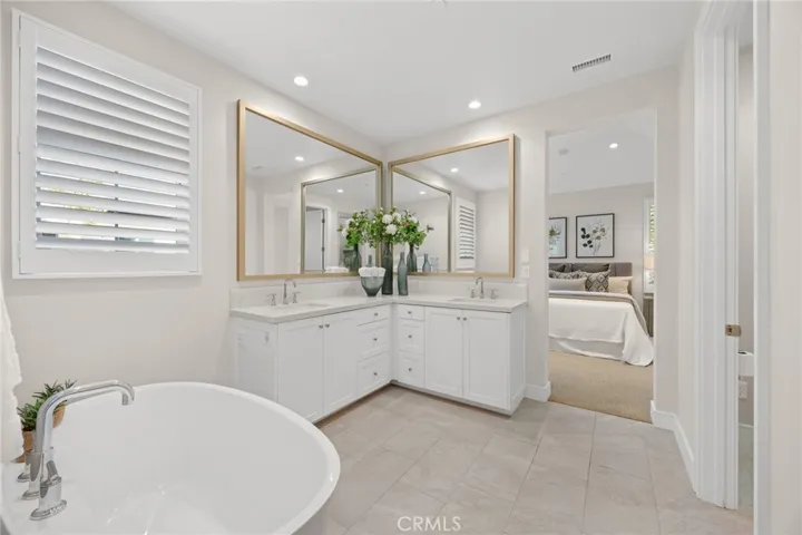 149 Winnett, Irvine, California 92602