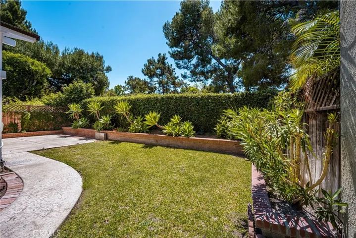12 Blackswan, Irvine, California 92604