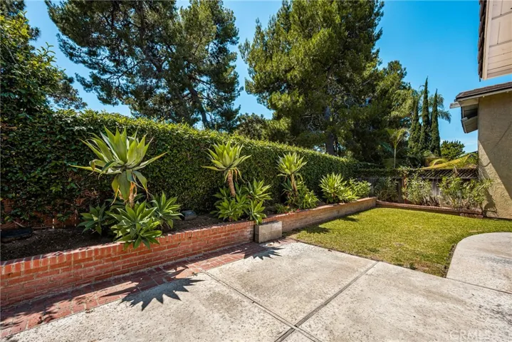 12 Blackswan, Irvine, California 92604