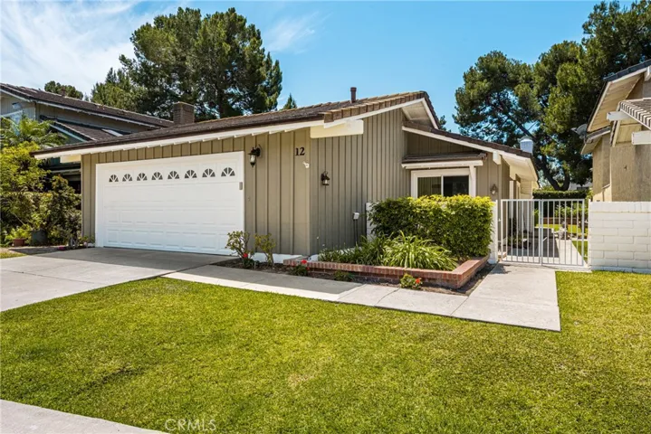 12 Blackswan, Irvine, California 92604