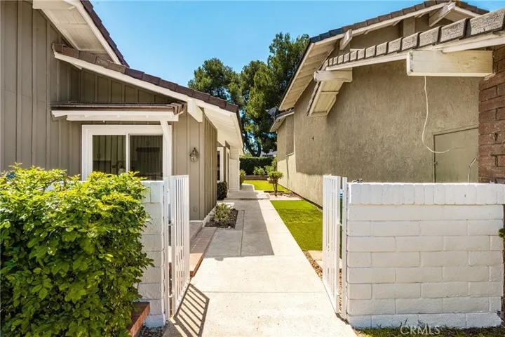 12 Blackswan, Irvine, California 92604
