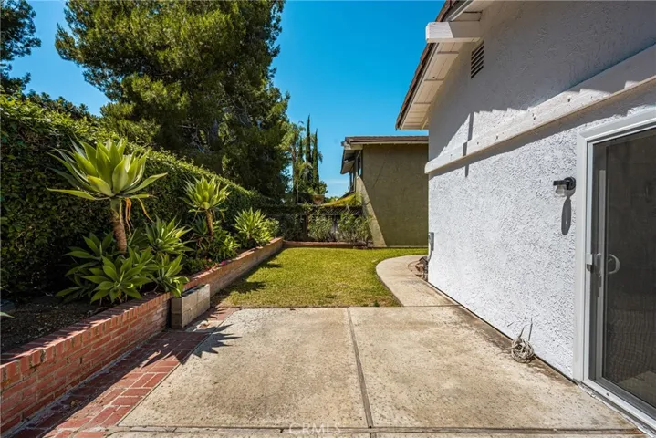 12 Blackswan, Irvine, California 92604