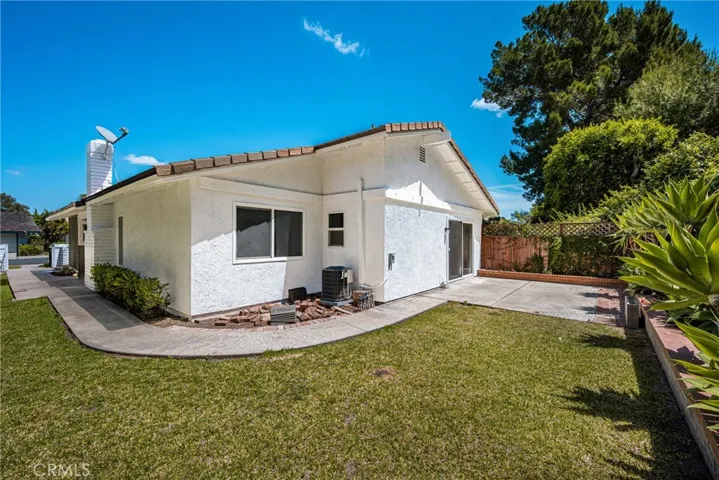 12 Blackswan, Irvine, California 92604