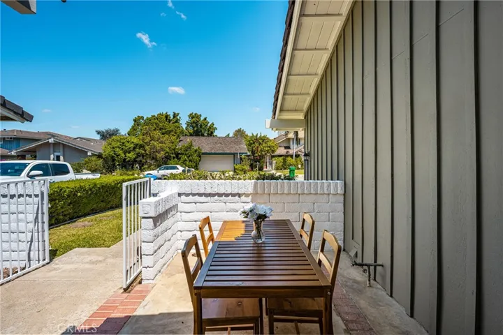 12 Blackswan, Irvine, California 92604