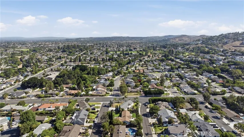 13032 Earlham, Santa Ana, California 92705