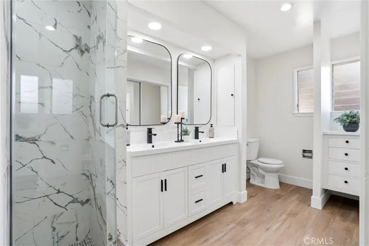 13032 Earlham, Santa Ana, California 92705